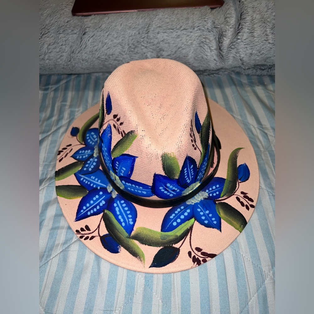 Painted hat - Picture 2 of 3